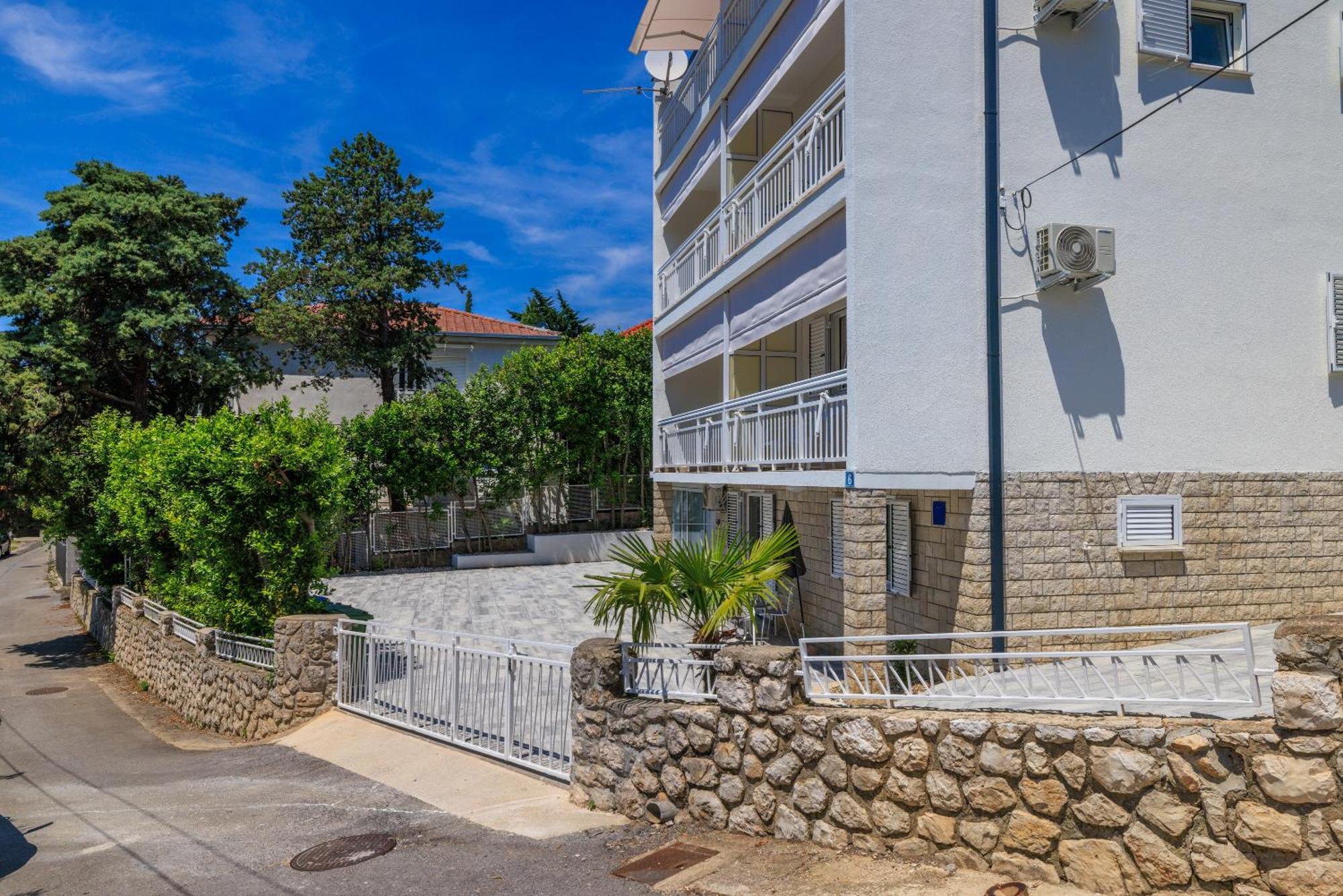 Apartments Podvezanec Crikvenica Exterior photo